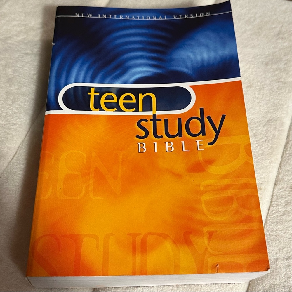 Teen Study Bible.  YA Faith